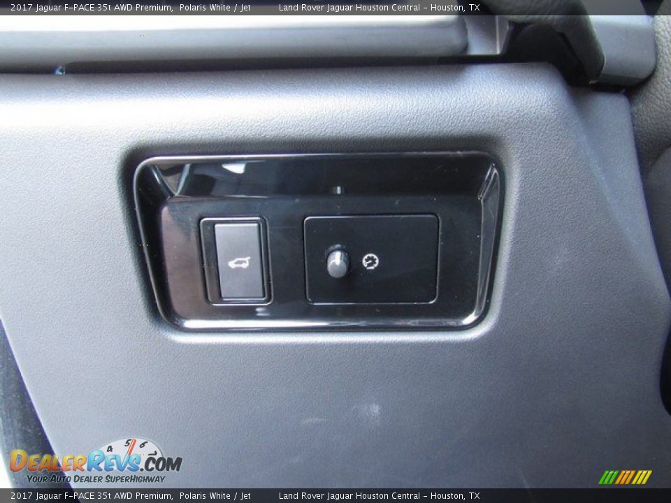 2017 Jaguar F-PACE 35t AWD Premium Polaris White / Jet Photo #27