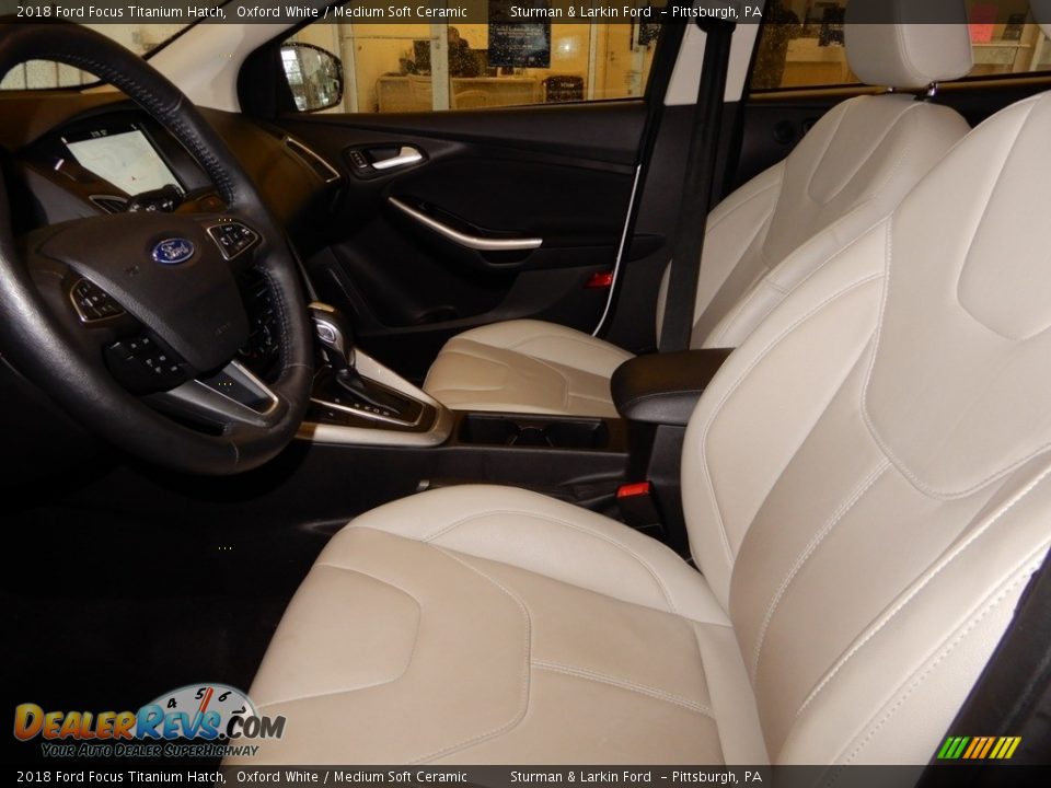 2018 Ford Focus Titanium Hatch Oxford White / Medium Soft Ceramic Photo #15