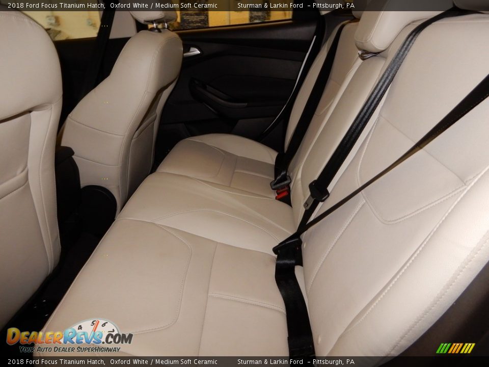 2018 Ford Focus Titanium Hatch Oxford White / Medium Soft Ceramic Photo #16