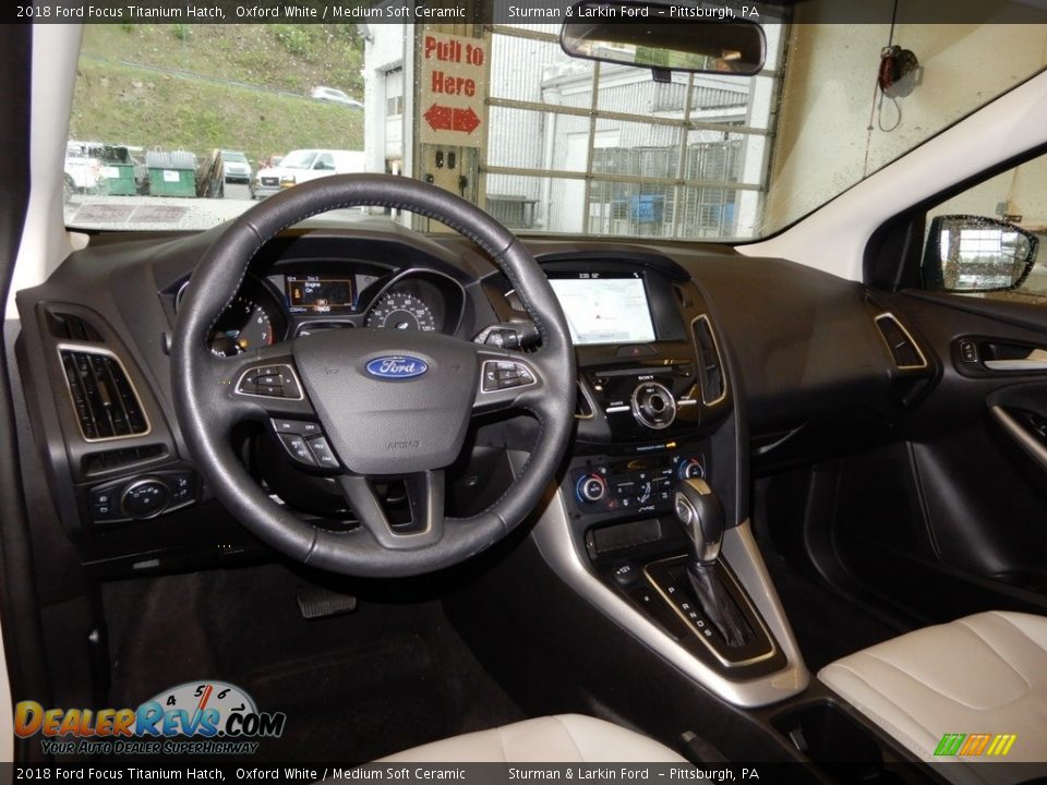 2018 Ford Focus Titanium Hatch Oxford White / Medium Soft Ceramic Photo #17
