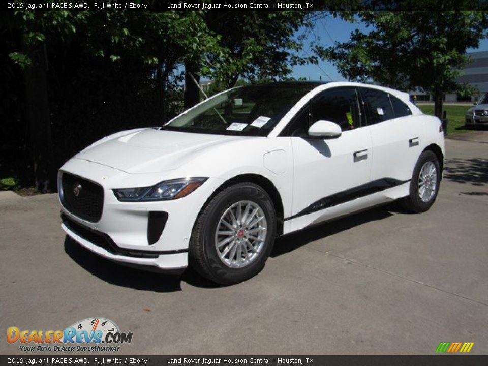 Front 3/4 View of 2019 Jaguar I-PACE S AWD Photo #10