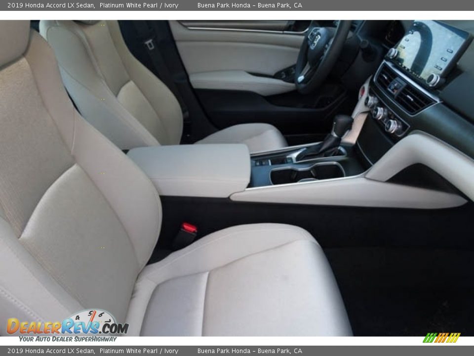 2019 Honda Accord LX Sedan Platinum White Pearl / Ivory Photo #24