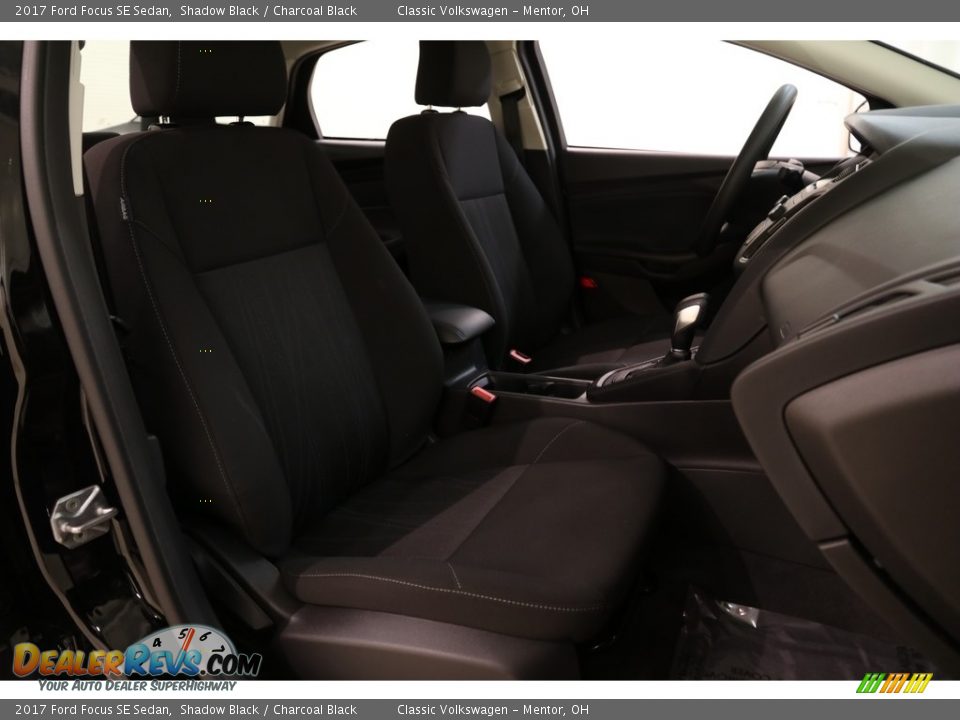 2017 Ford Focus SE Sedan Shadow Black / Charcoal Black Photo #13