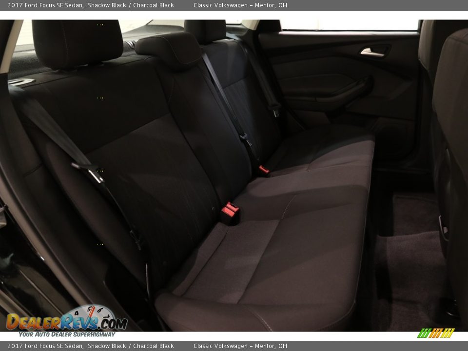 2017 Ford Focus SE Sedan Shadow Black / Charcoal Black Photo #14
