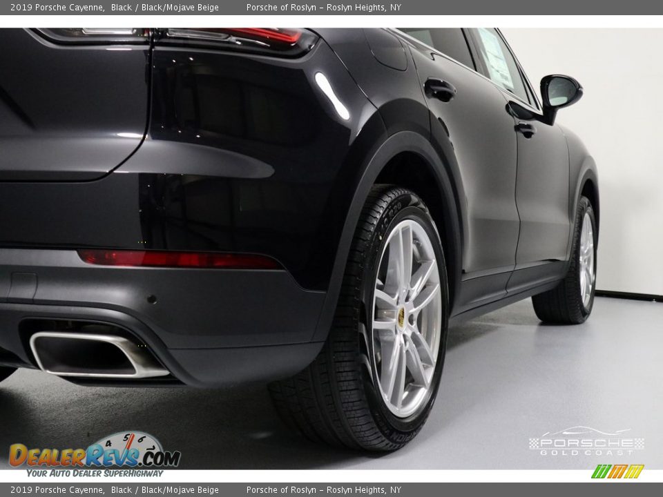 2019 Porsche Cayenne Black / Black/Mojave Beige Photo #10