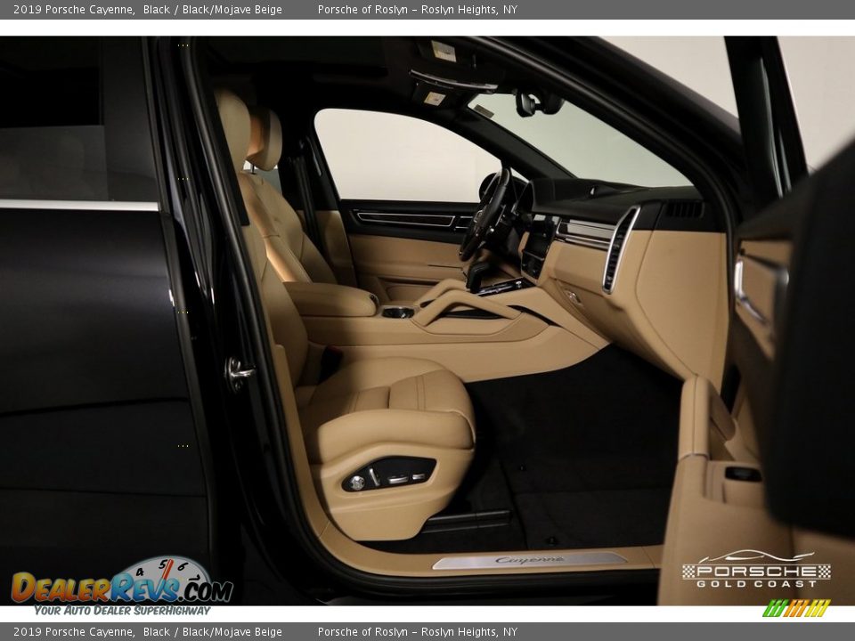 2019 Porsche Cayenne Black / Black/Mojave Beige Photo #23