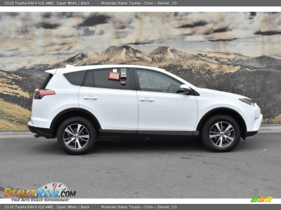 2018 Toyota RAV4 XLE AWD Super White / Black Photo #2