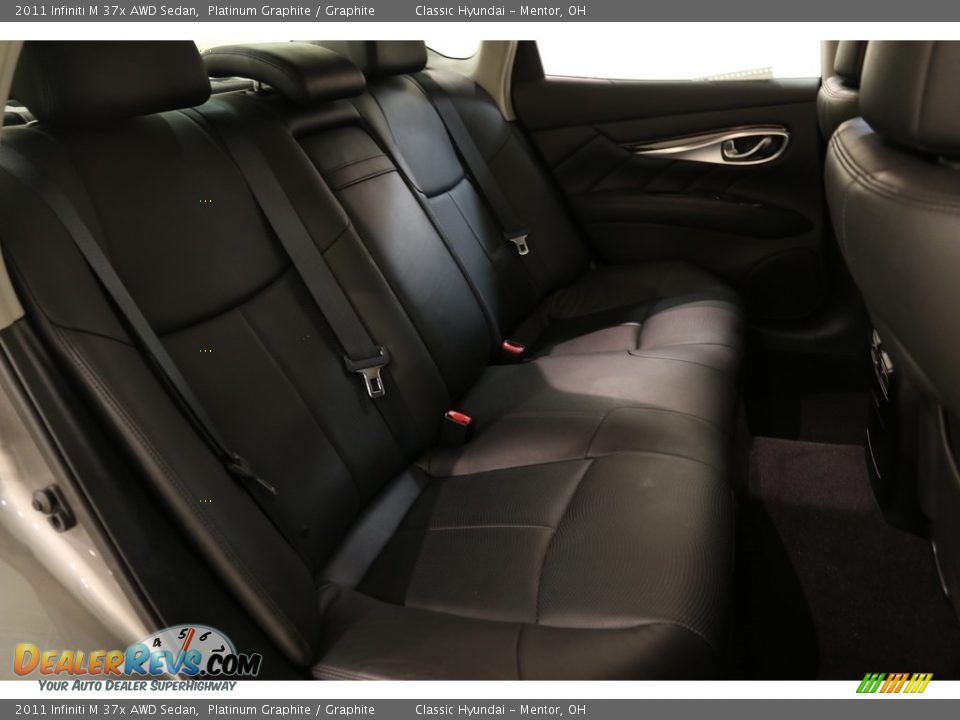 2011 Infiniti M 37x AWD Sedan Platinum Graphite / Graphite Photo #18