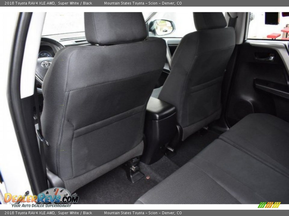 2018 Toyota RAV4 XLE AWD Super White / Black Photo #20