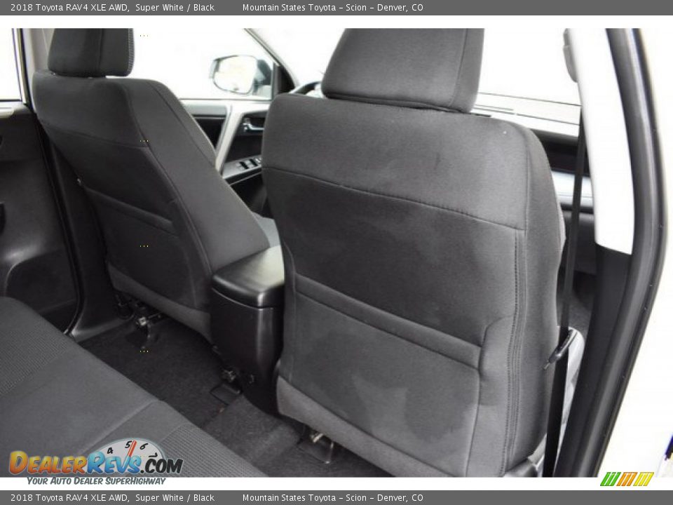 2018 Toyota RAV4 XLE AWD Super White / Black Photo #21