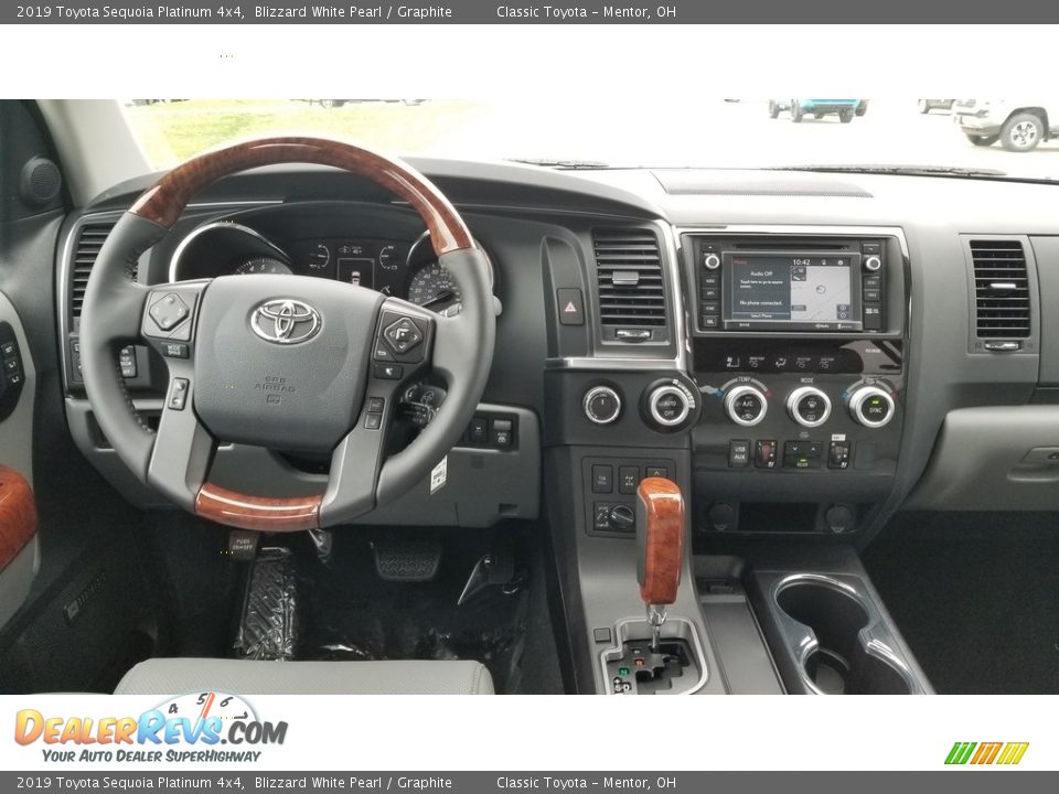 2019 Toyota Sequoia Platinum 4x4 Blizzard White Pearl / Graphite Photo #4