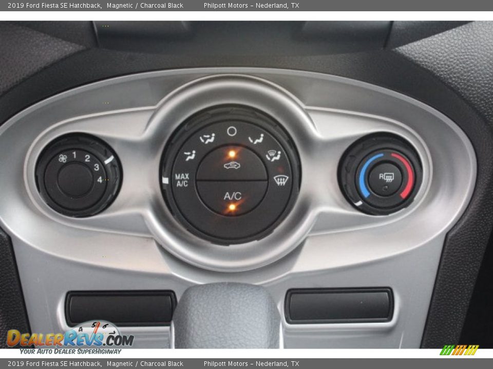Controls of 2019 Ford Fiesta SE Hatchback Photo #12
