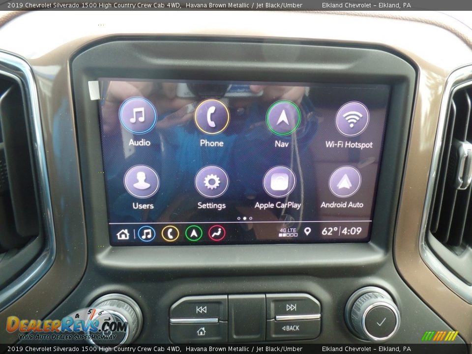 Controls of 2019 Chevrolet Silverado 1500 High Country Crew Cab 4WD Photo #30