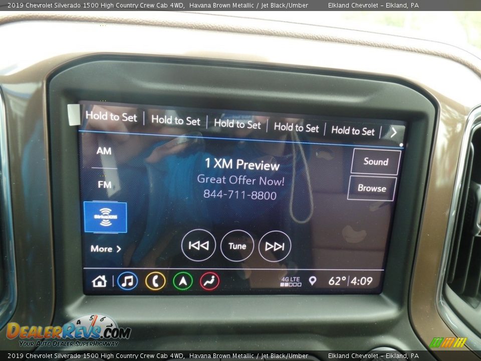 Controls of 2019 Chevrolet Silverado 1500 High Country Crew Cab 4WD Photo #31