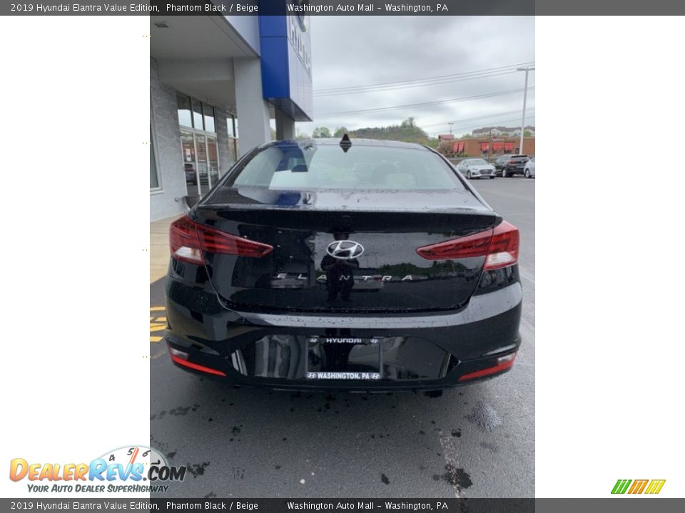 2019 Hyundai Elantra Value Edition Phantom Black / Beige Photo #5