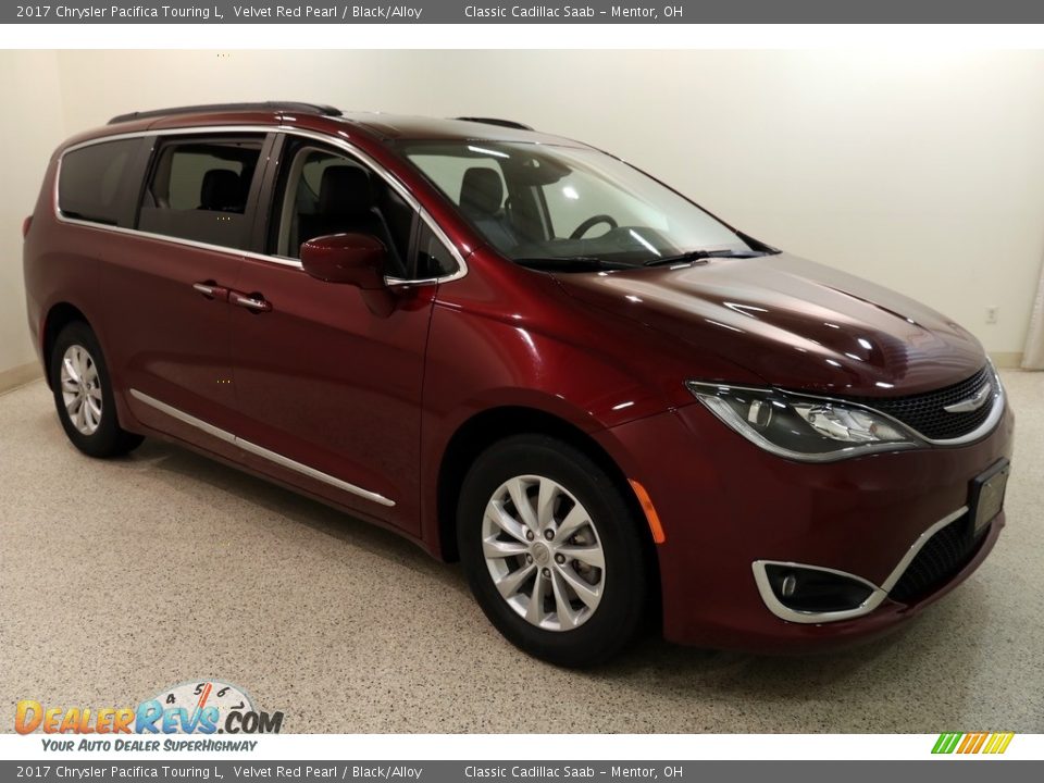 2017 Chrysler Pacifica Touring L Velvet Red Pearl / Black/Alloy Photo #1