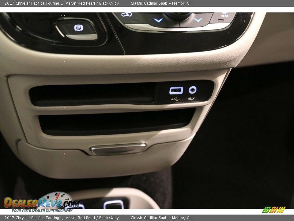 2017 Chrysler Pacifica Touring L Velvet Red Pearl / Black/Alloy Photo #18