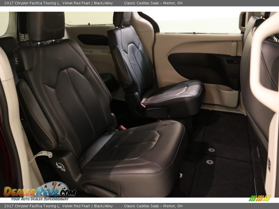2017 Chrysler Pacifica Touring L Velvet Red Pearl / Black/Alloy Photo #22