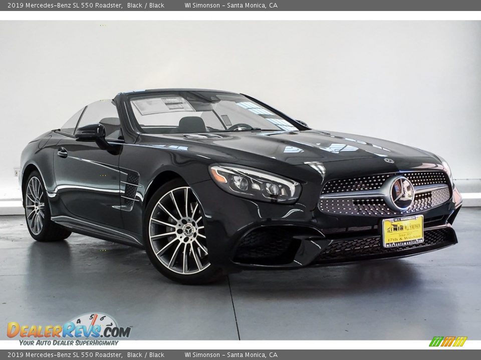 Front 3/4 View of 2019 Mercedes-Benz SL 550 Roadster Photo #10