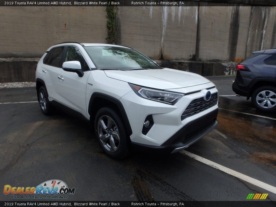 Front 3/4 View of 2019 Toyota RAV4 Limited AWD Hybrid Photo #1