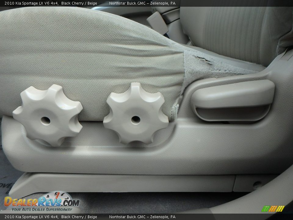 2010 Kia Sportage LX V6 4x4 Black Cherry / Beige Photo #21
