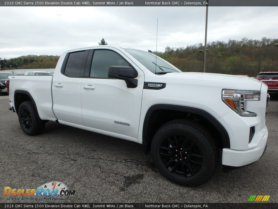 Front 3/4 View of 2019 GMC Sierra 1500 Elevation Double Cab 4WD Photo #3