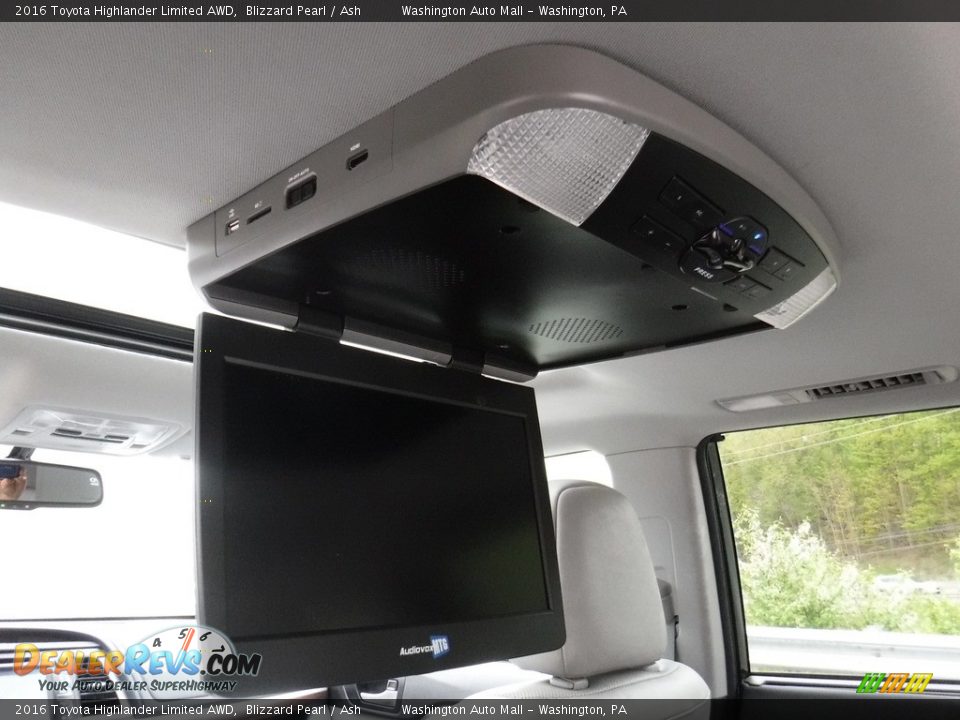 2016 Toyota Highlander Limited AWD Blizzard Pearl / Ash Photo #11