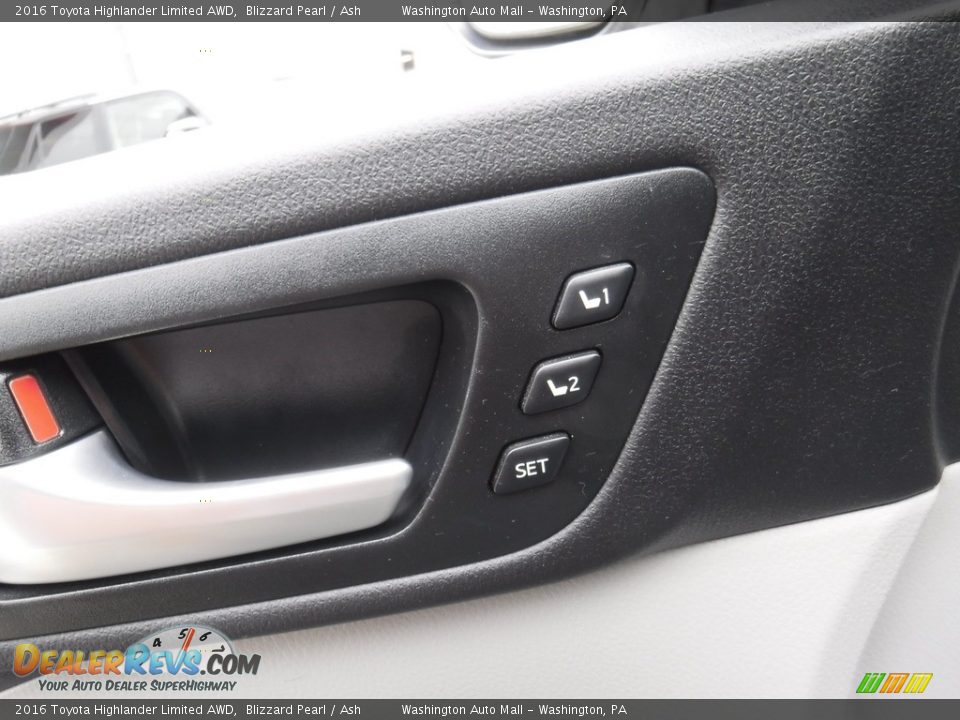 2016 Toyota Highlander Limited AWD Blizzard Pearl / Ash Photo #15