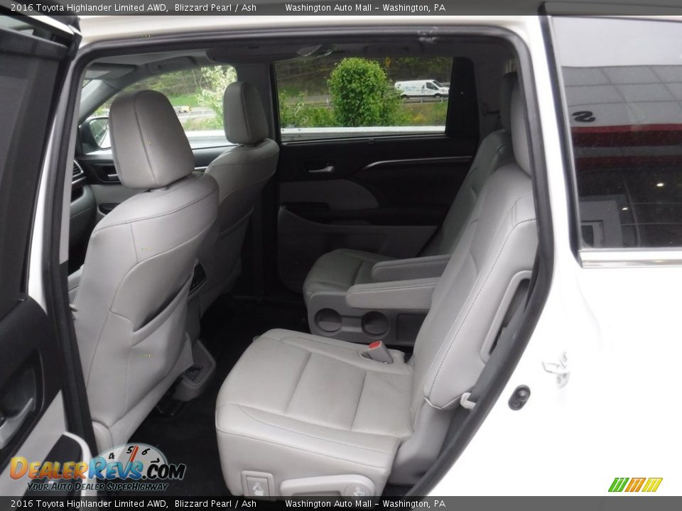 2016 Toyota Highlander Limited AWD Blizzard Pearl / Ash Photo #25