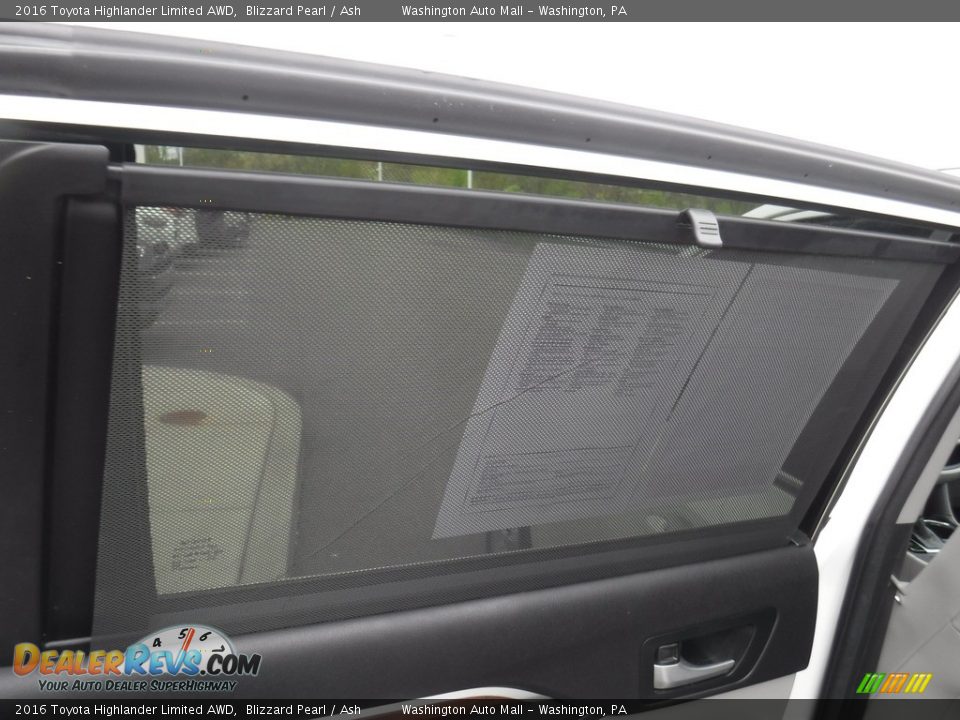 2016 Toyota Highlander Limited AWD Blizzard Pearl / Ash Photo #26