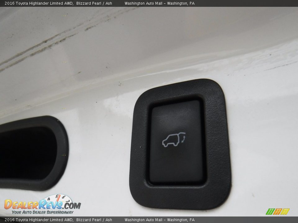 2016 Toyota Highlander Limited AWD Blizzard Pearl / Ash Photo #29
