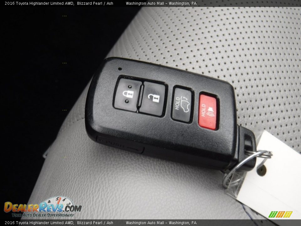 2016 Toyota Highlander Limited AWD Blizzard Pearl / Ash Photo #30