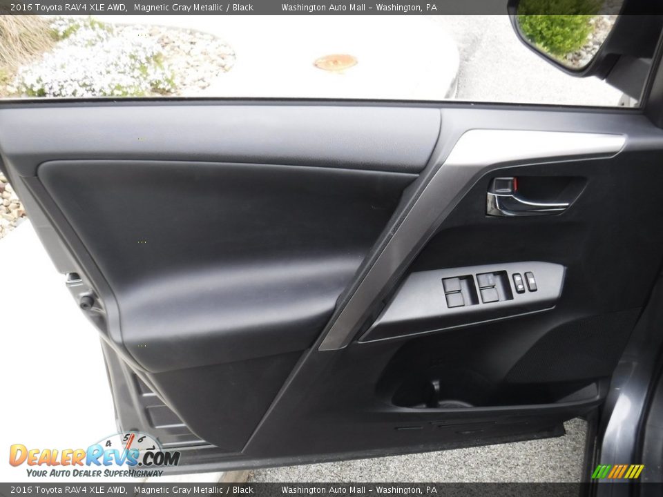2016 Toyota RAV4 XLE AWD Magnetic Gray Metallic / Black Photo #12