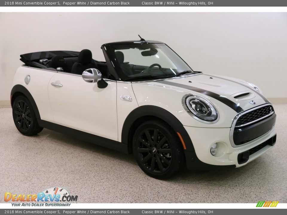 Front 3/4 View of 2018 Mini Convertible Cooper S Photo #1