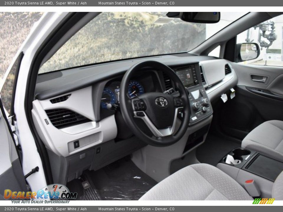 Ash Interior - 2020 Toyota Sienna LE AWD Photo #5