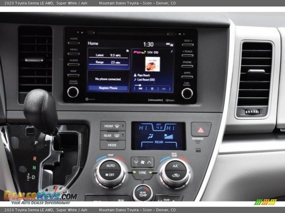 Controls of 2020 Toyota Sienna LE AWD Photo #8