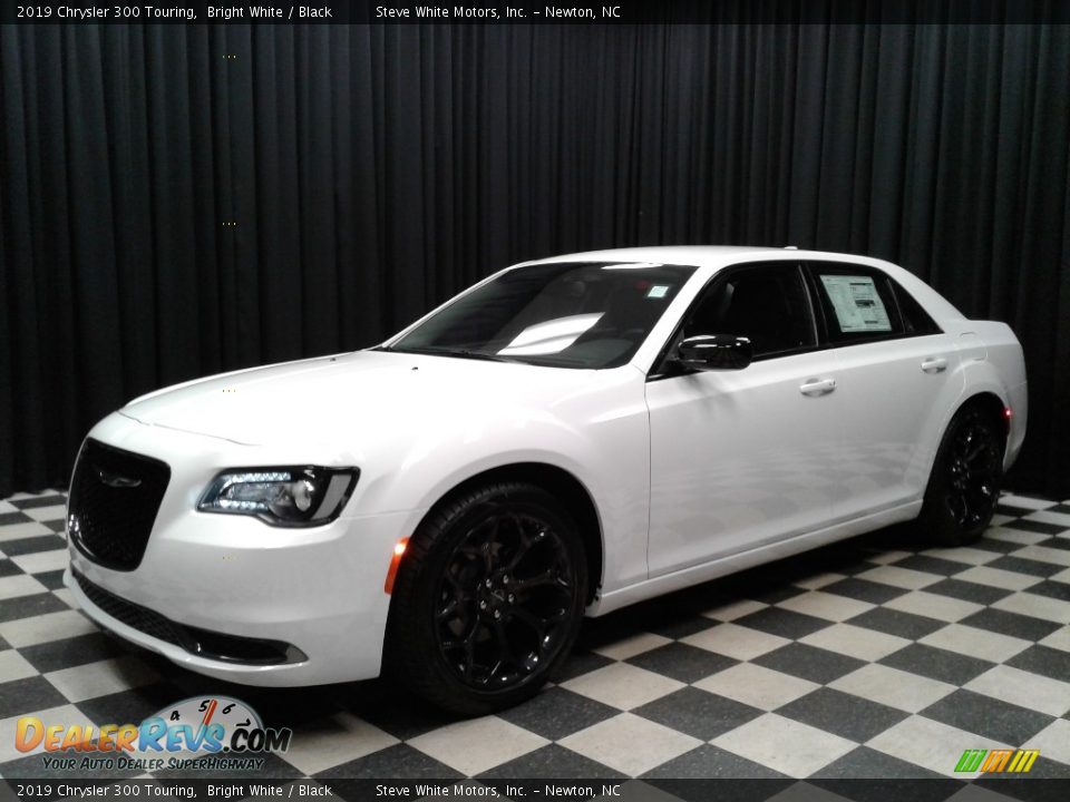 2019 Chrysler 300 Touring Bright White / Black Photo #2