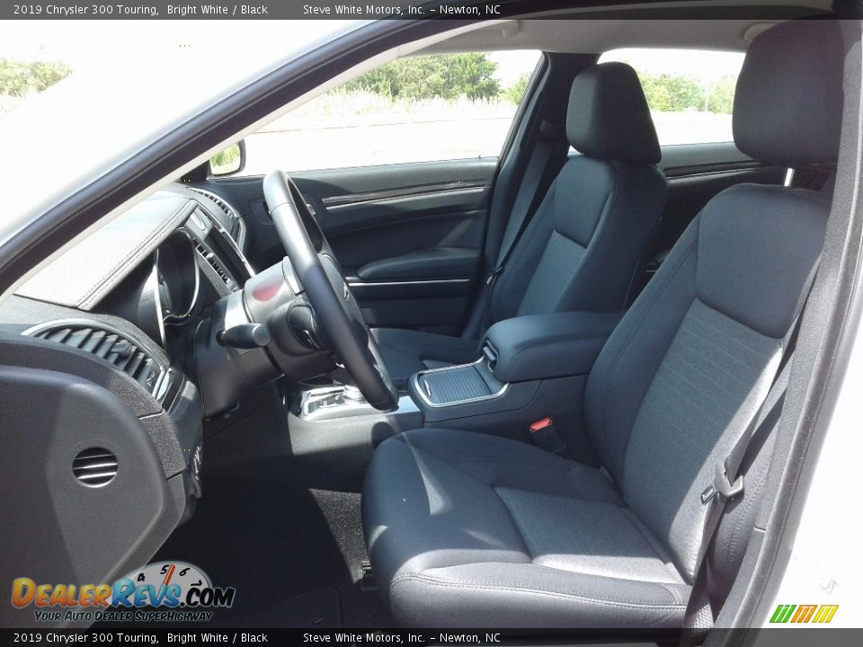 2019 Chrysler 300 Touring Bright White / Black Photo #10