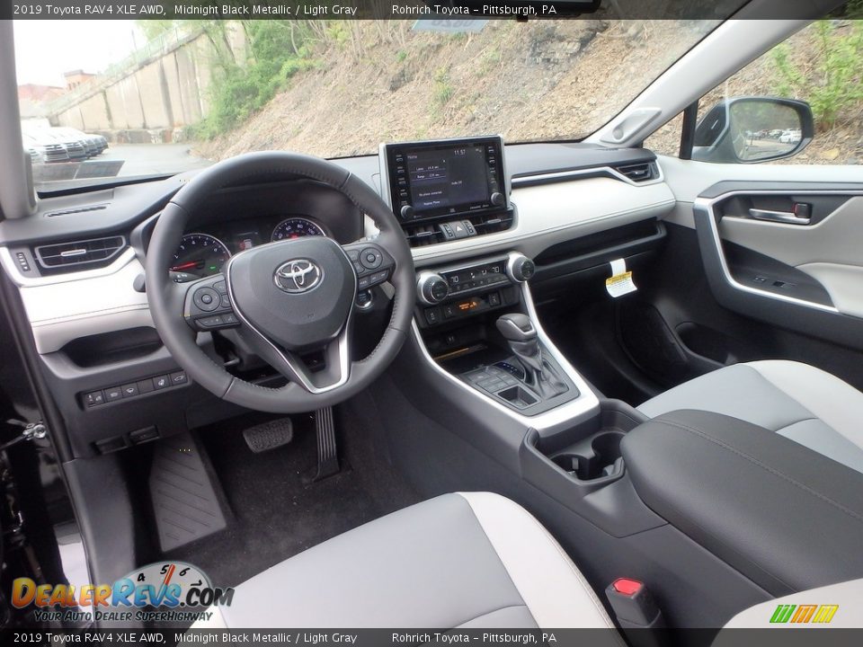 Light Gray Interior - 2019 Toyota RAV4 XLE AWD Photo #8