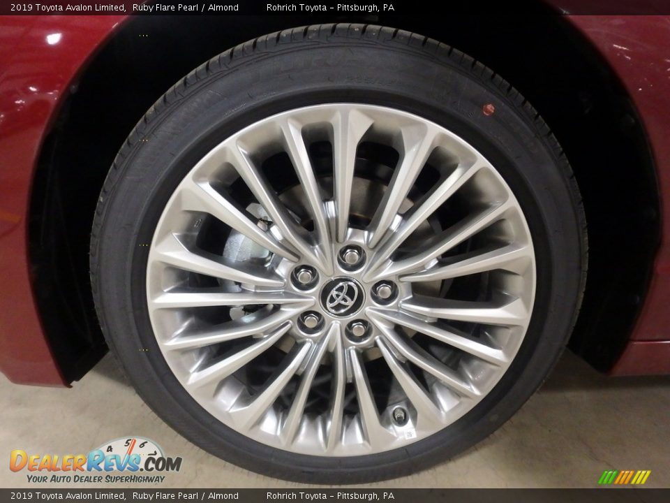2019 Toyota Avalon Limited Wheel Photo #5