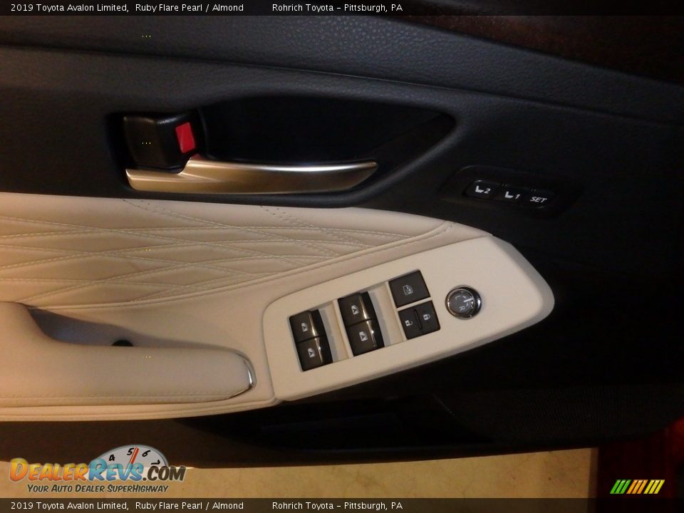 2019 Toyota Avalon Limited Ruby Flare Pearl / Almond Photo #9