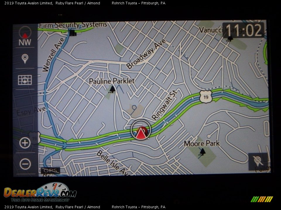 Navigation of 2019 Toyota Avalon Limited Photo #12