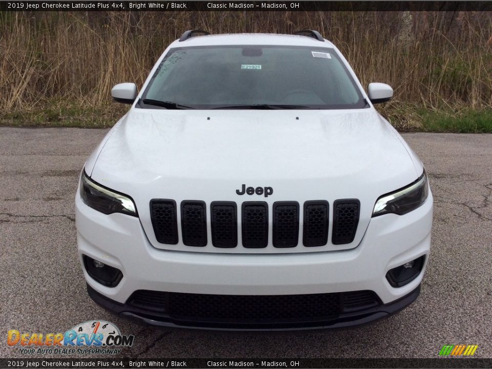 2019 Jeep Cherokee Latitude Plus 4x4 Bright White / Black Photo #2