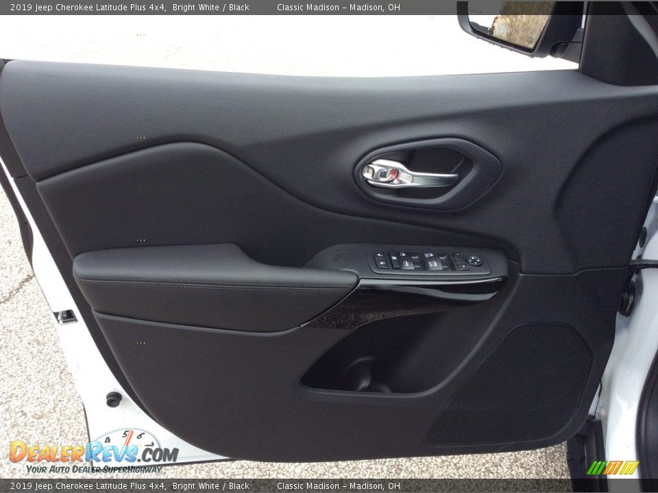 2019 Jeep Cherokee Latitude Plus 4x4 Bright White / Black Photo #8