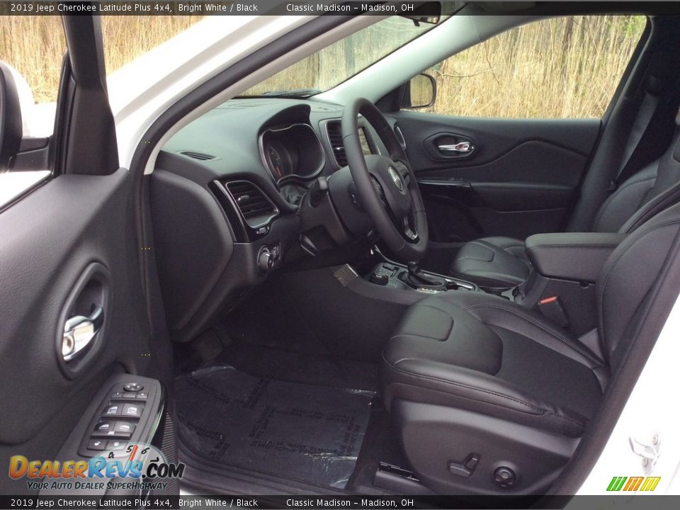 2019 Jeep Cherokee Latitude Plus 4x4 Bright White / Black Photo #9