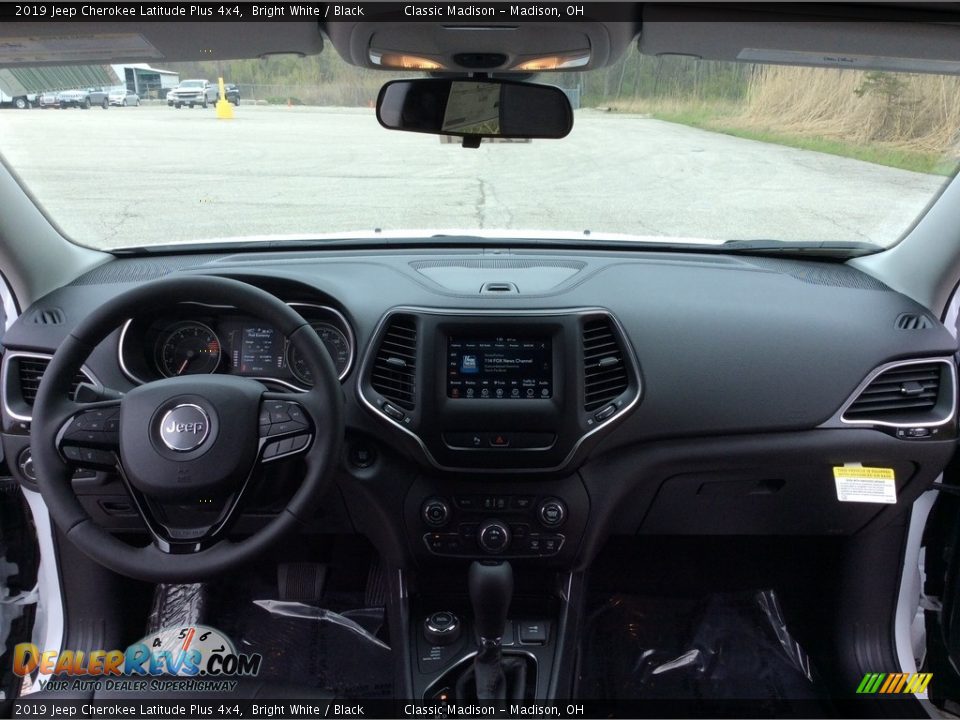 2019 Jeep Cherokee Latitude Plus 4x4 Bright White / Black Photo #11