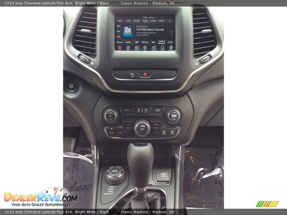 2019 Jeep Cherokee Latitude Plus 4x4 Bright White / Black Photo #13