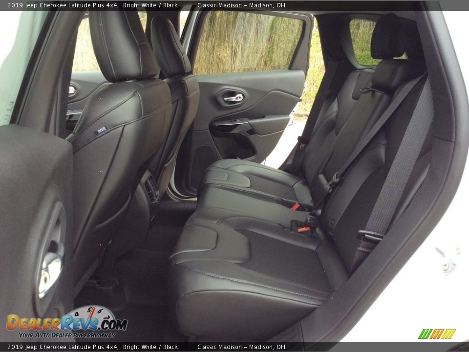 2019 Jeep Cherokee Latitude Plus 4x4 Bright White / Black Photo #16