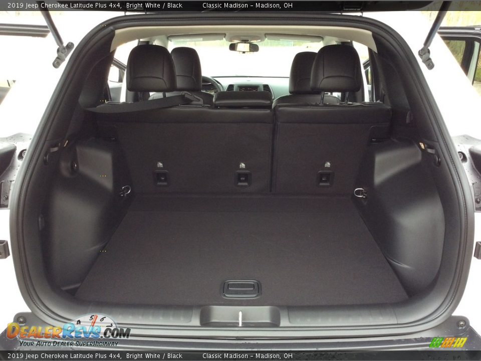 2019 Jeep Cherokee Latitude Plus 4x4 Bright White / Black Photo #17