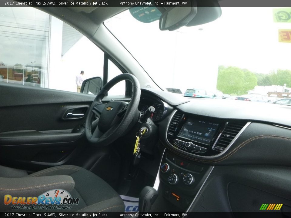 2017 Chevrolet Trax LS AWD Silver Ice Metallic / Jet Black Photo #11